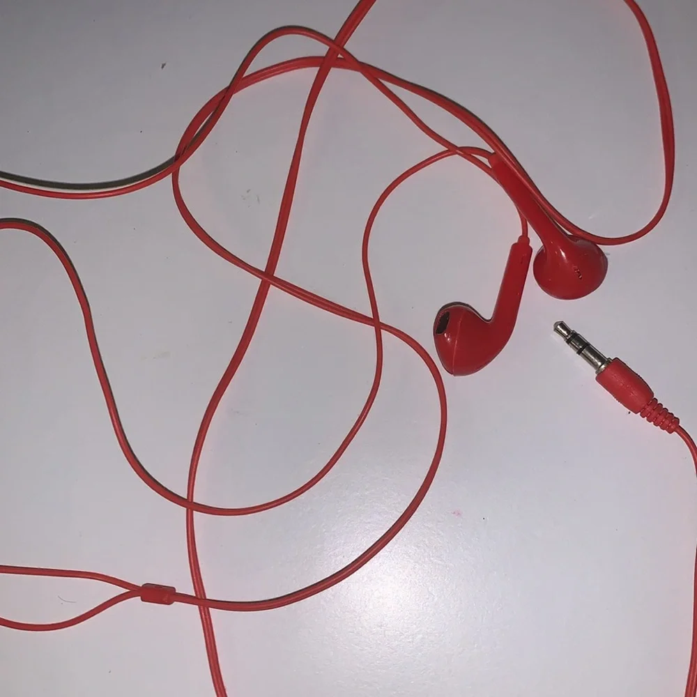 ear buds like new - Picture 3 of 4